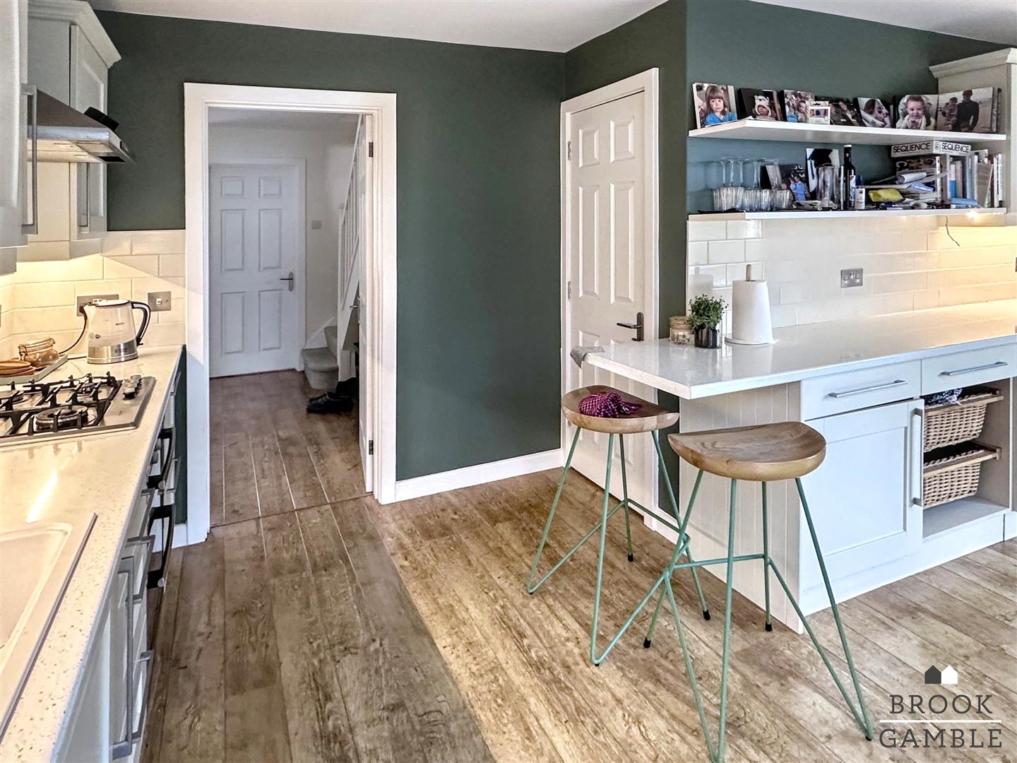 4 Bedroom House. Park Lane in Eastbourne,  11